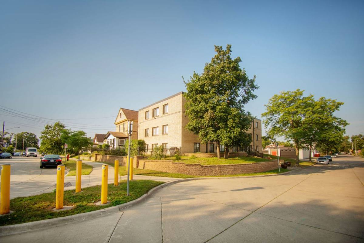 Apartment for rent at 350 26th Ave NE, Minneapolis, MN 55418