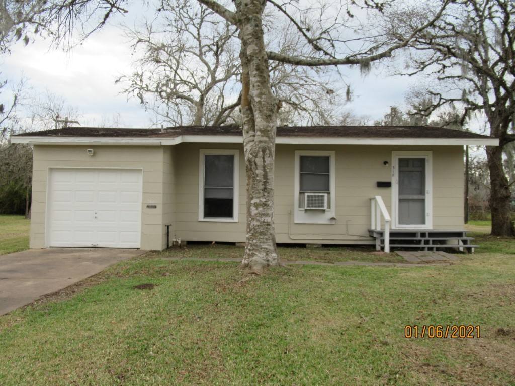 Apartment for rent at 318 Circle Way St #318, Lake Jackson, TX 77566