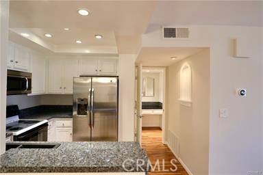 Condo for rent at 22100 Burbank Blvd, Woodland Hills, CA 91367