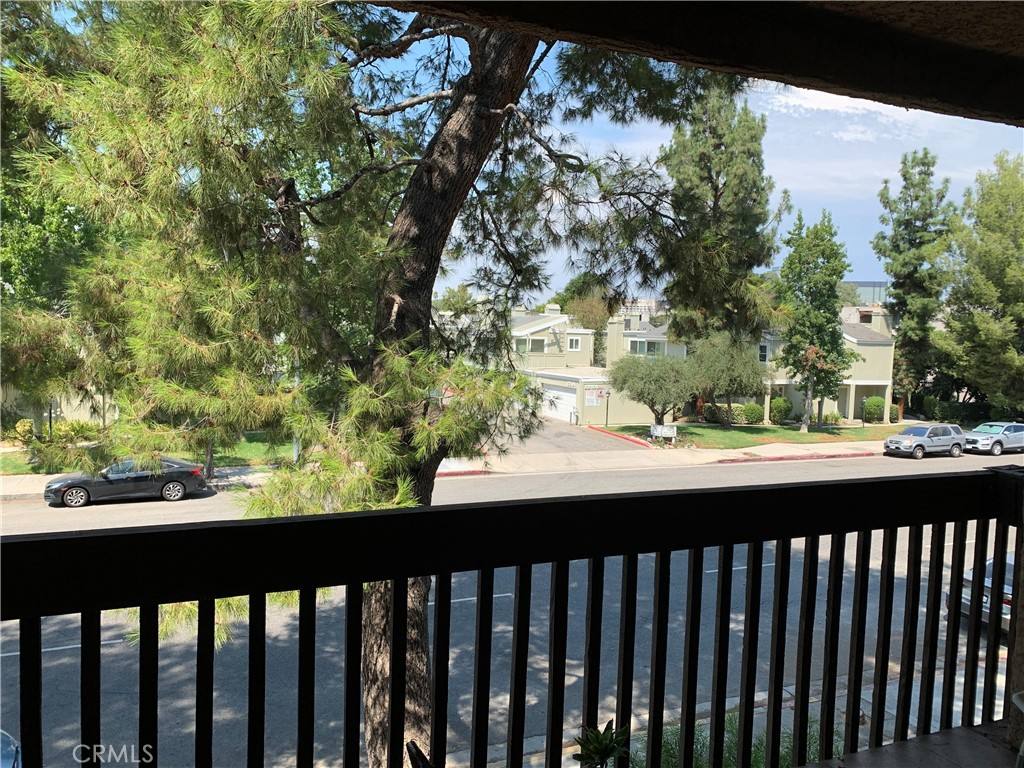 Condo for rent at 22100 Burbank Blvd, Woodland Hills, CA 91367