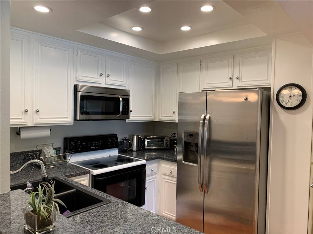 Condo for rent at 22100 Burbank Blvd, Woodland Hills, CA 91367