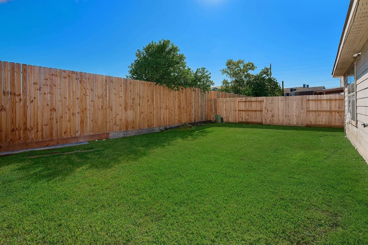 Apartment for rent at 9606 Arched Oak Dr, Houston, TX 77095
