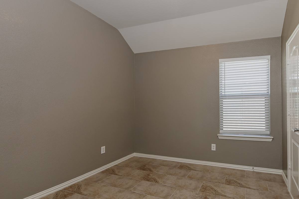 Apartment for rent at 9606 Arched Oak Dr, Houston, TX 77095