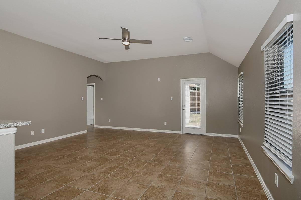 Apartment for rent at 9606 Arched Oak Dr, Houston, TX 77095