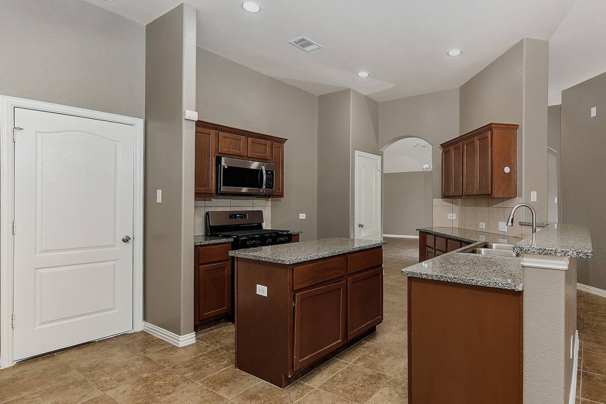 Apartment for rent at 9606 Arched Oak Dr, Houston, TX 77095