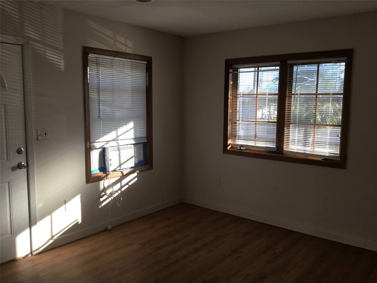 Apartment for rent at 1404 Bayshore Dr #1404B, Dickinson, TX 77539