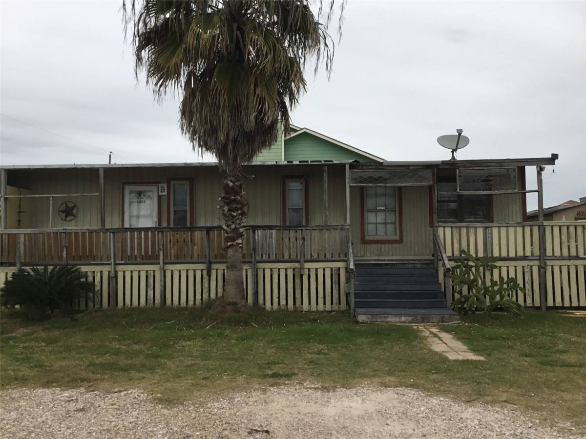 Apartment for rent at 1404 Bayshore Dr #1404B, Dickinson, TX 77539