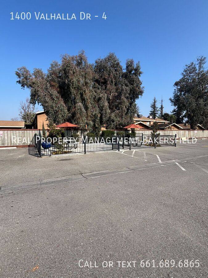 Apartment for rent at 1400 Valhalla Dr #4, Bakersfield, CA 93309