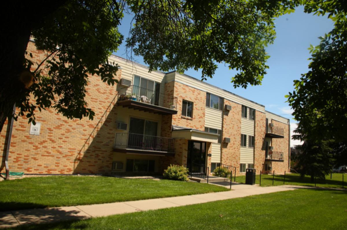 Apartment for rent at 206 & 210 W, Mitchell, SD 57301