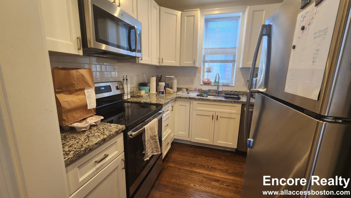 Apartment for rent at 2017 Commonwealth Ave #6, Brighton, MA 02135
