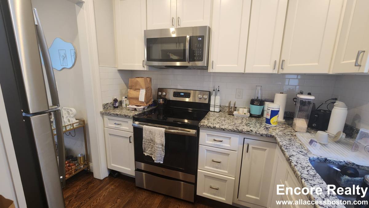 Apartment for rent at 2017 Commonwealth Ave #6, Brighton, MA 02135