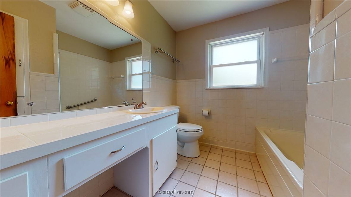 Apartment for rent at 806 Gilchrist Ave #806, College Station, TX 77840