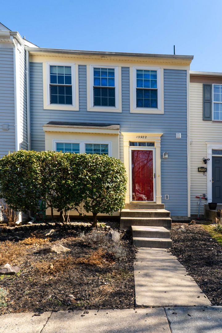 Townhouse for rent at 13922 Gunners Place, Centreville, VA 20121