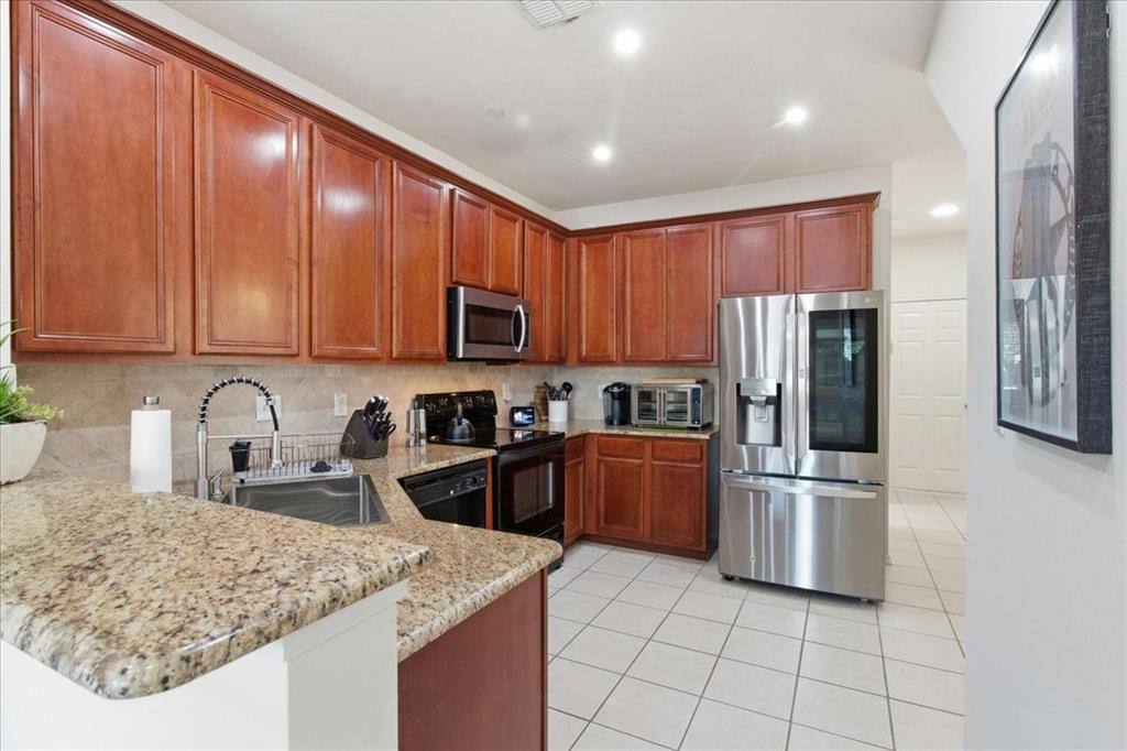 Townhouse for rent at 7237 Rembrandt Dr, Plano, TX 75093