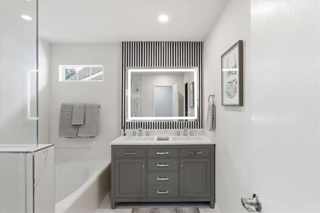 Townhouse for rent at 7237 Rembrandt Dr, Plano, TX 75093