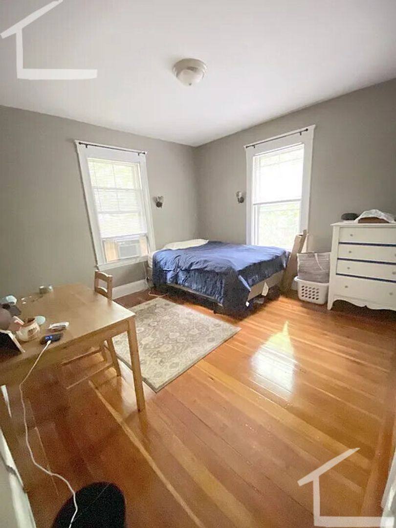 House for rent at 27 Ridgemont St #3, Allston, MA 02134