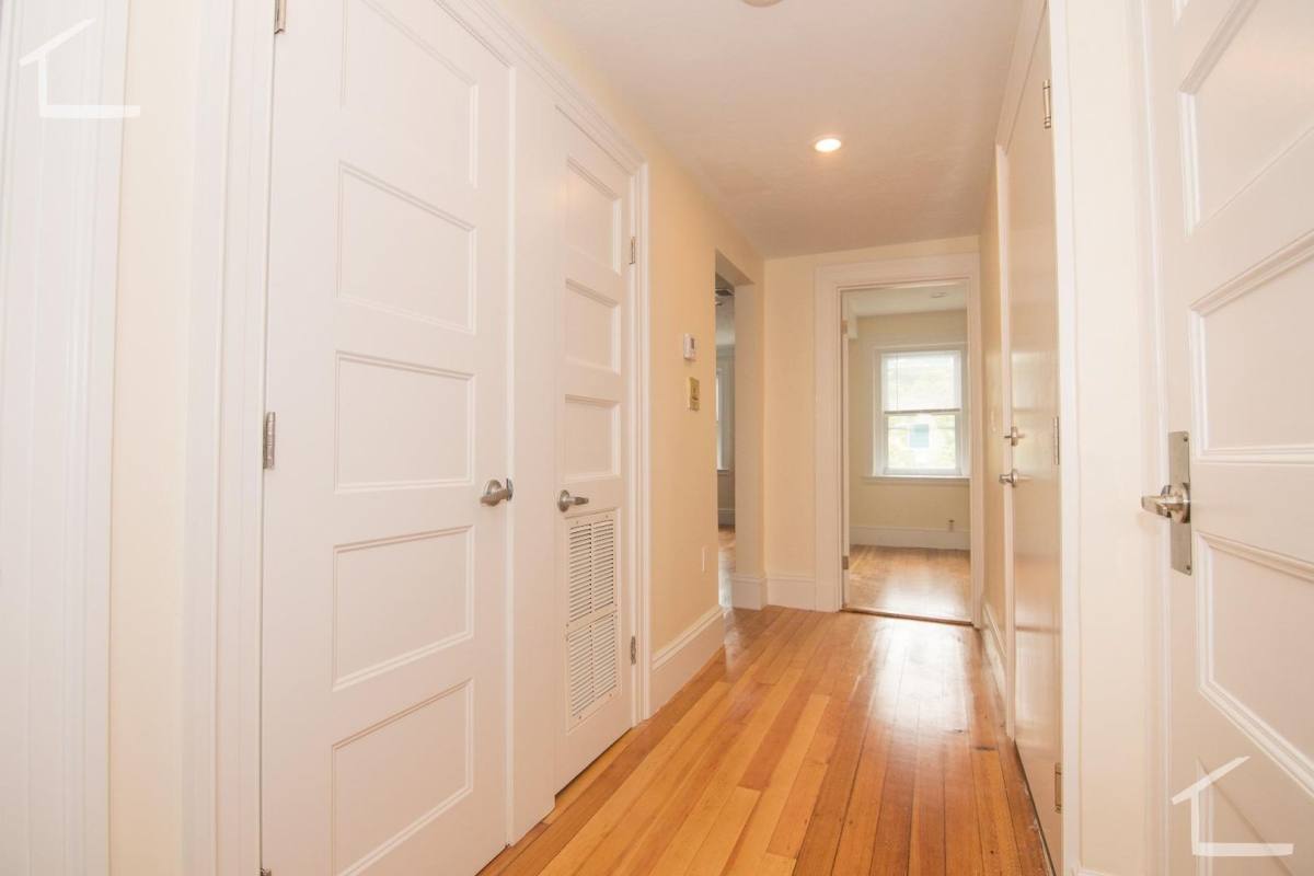 Apartment for rent at 1628 Beacon St #3, Brookline, MA 02445
