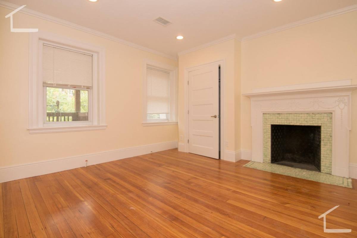 Apartment for rent at 1628 Beacon St #3, Brookline, MA 02445