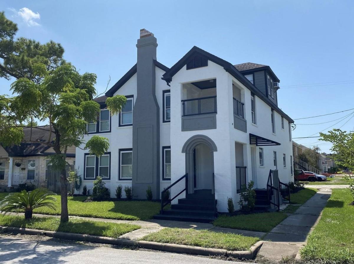 Apartment for rent at 2802 Palm St #2802A, Houston, TX 77004