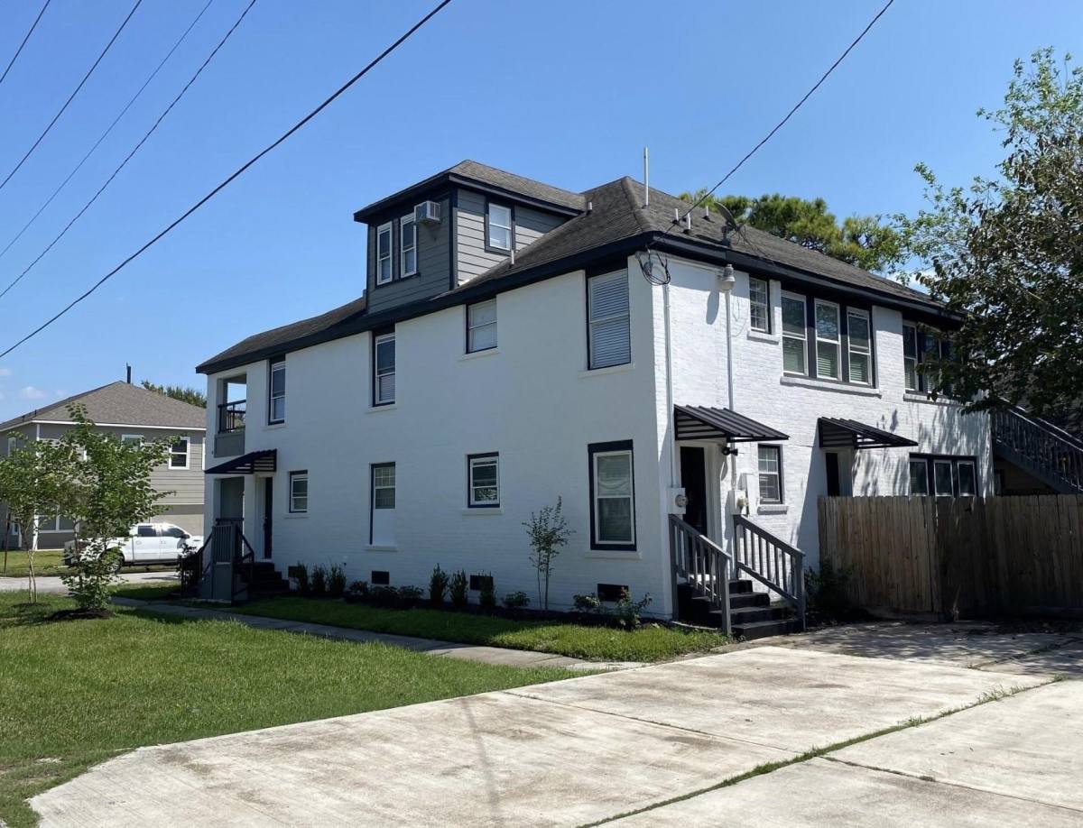 Apartment for rent at 2802 Palm St #2802A, Houston, TX 77004