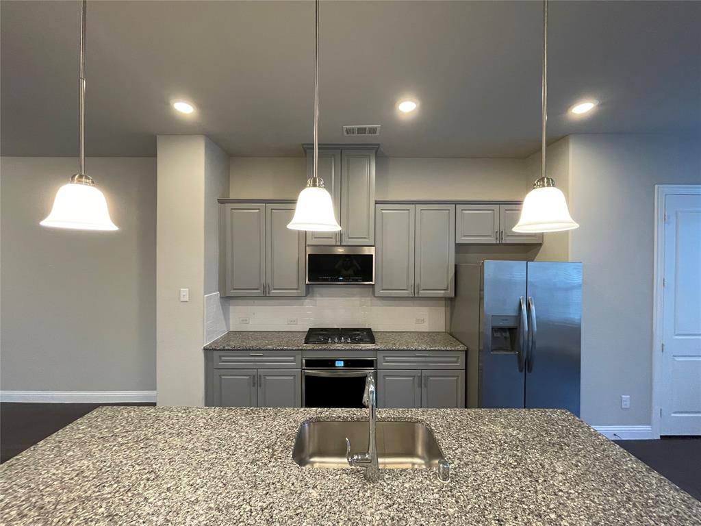 Apartment for rent at 2401 Springhill Ave, Flower Mound, TX 75028