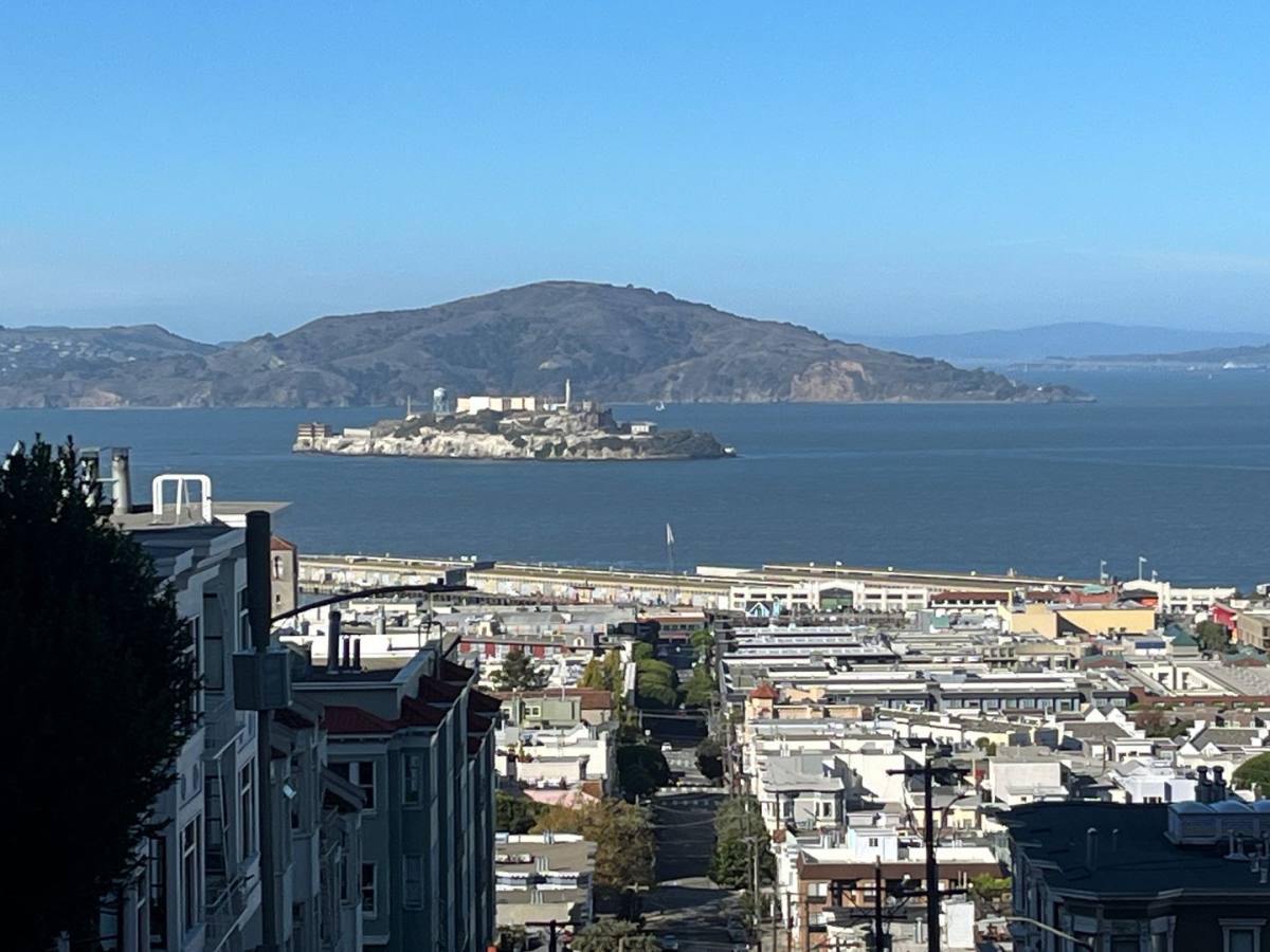 Apartment for rent at 1000 Green St, San Francisco, CA 94133