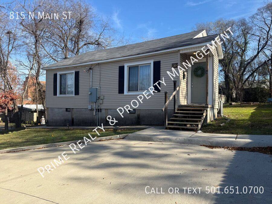 House for rent at 815 N Main St, Benton, AR 72015