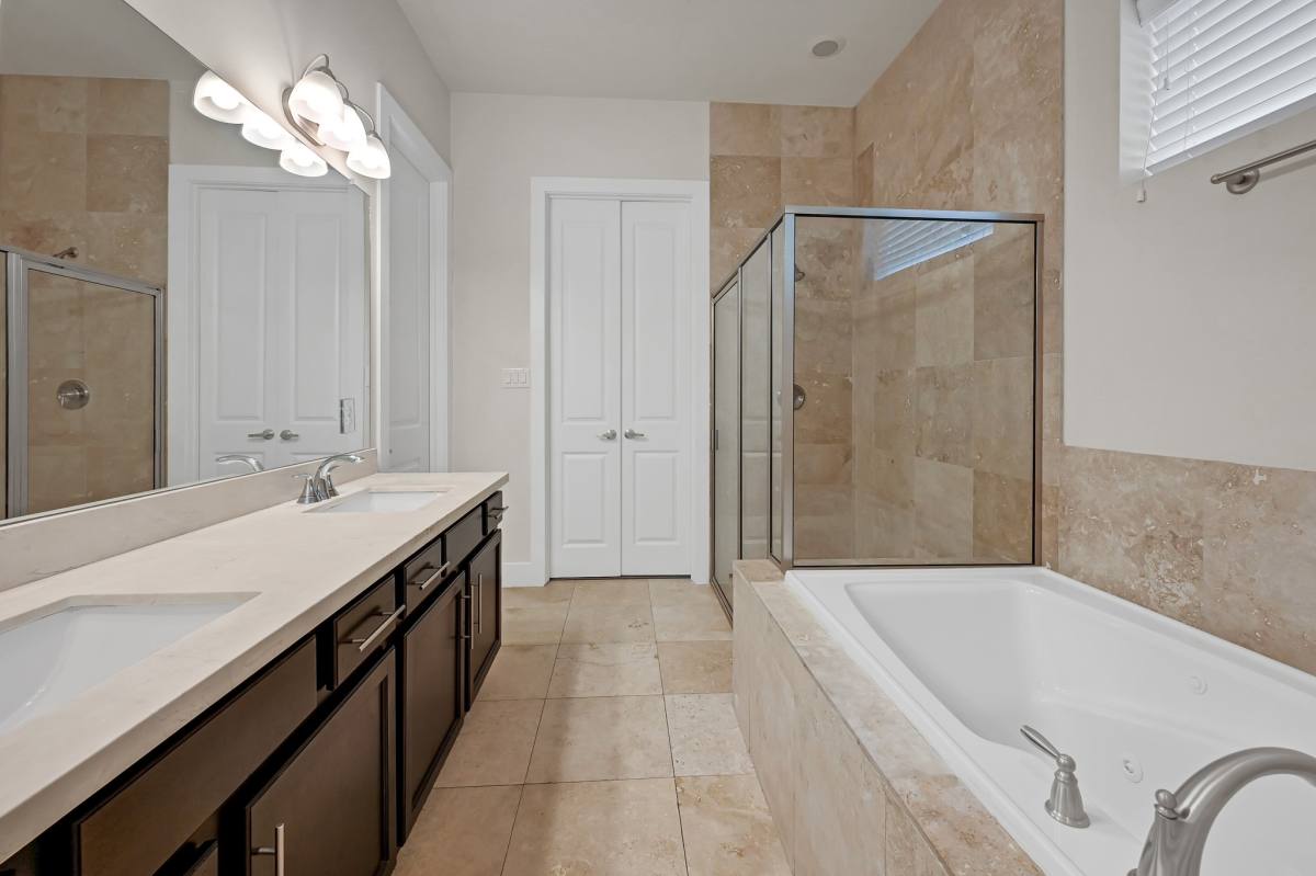 Townhouse for rent at 2118 Naomi St, Houston, TX 77054