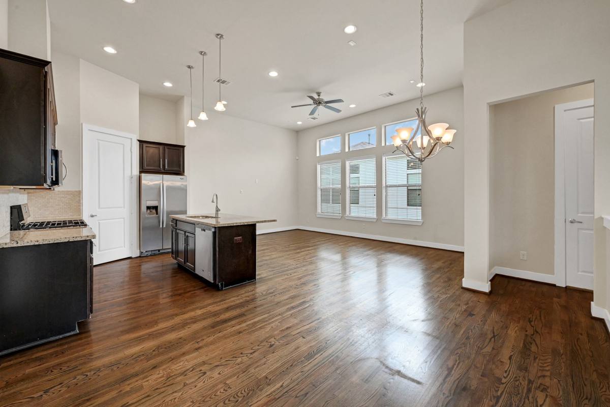 Townhouse for rent at 2118 Naomi St, Houston, TX 77054
