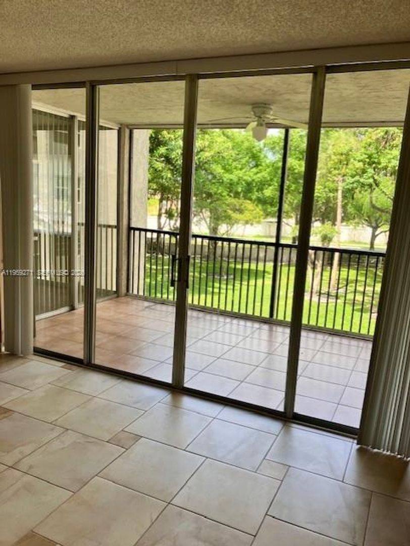 House for rent at 3910 Inverrary Blvd, Fort Lauderdale, FL 33319