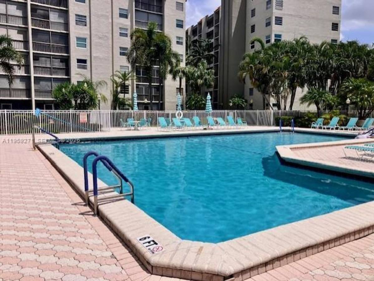 House for rent at 3910 Inverrary Blvd, Fort Lauderdale, FL 33319