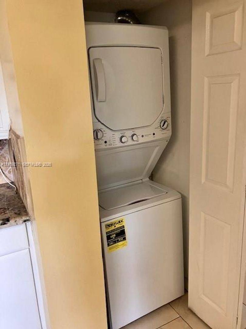 House for rent at 3910 Inverrary Blvd, Fort Lauderdale, FL 33319