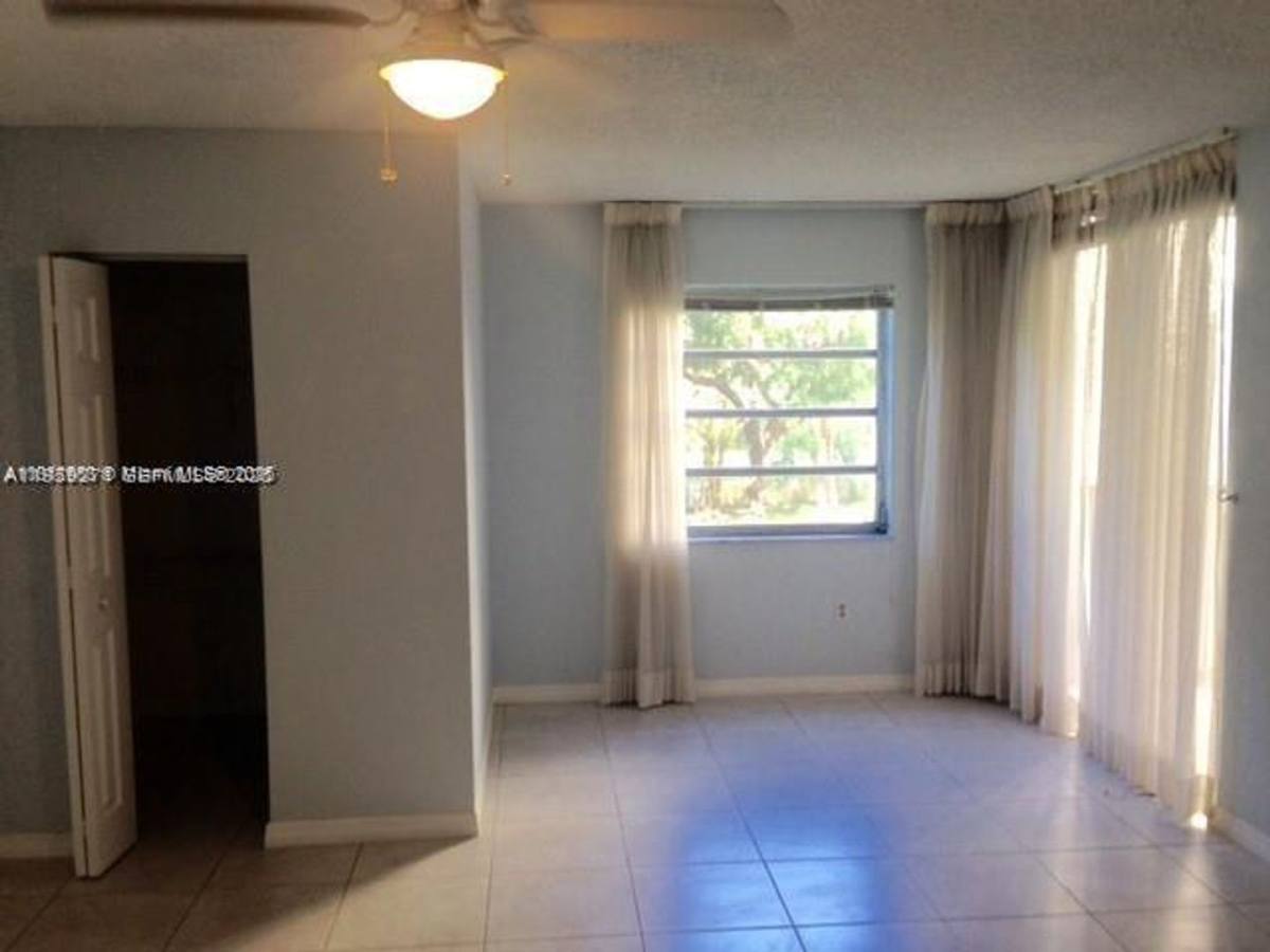 House for rent at 3910 Inverrary Blvd, Fort Lauderdale, FL 33319