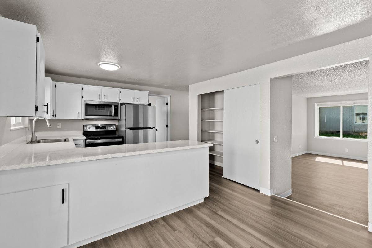 Apartment for rent at 325 S Johnson St, Kennewick, WA 99336