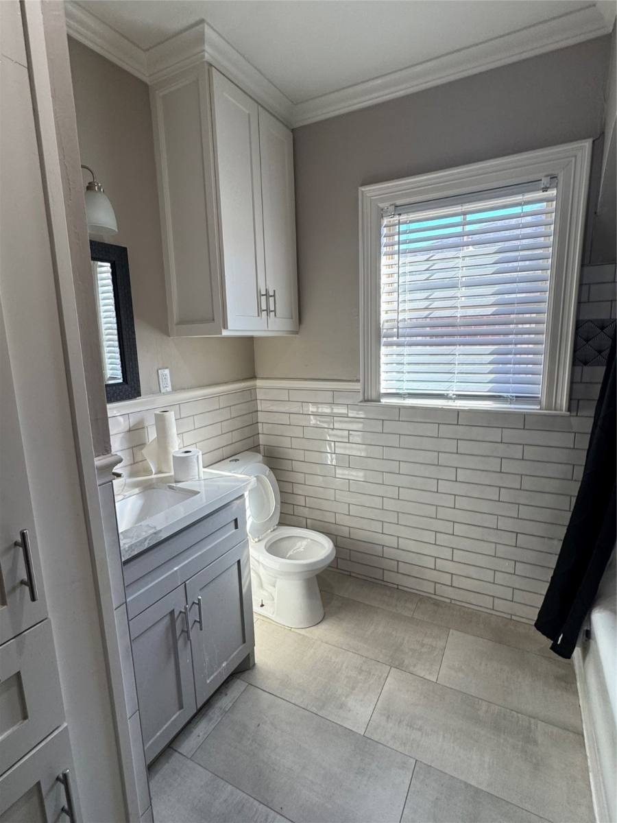 Apartment for rent at 2307 Arbor St #1, Houston, TX 77004