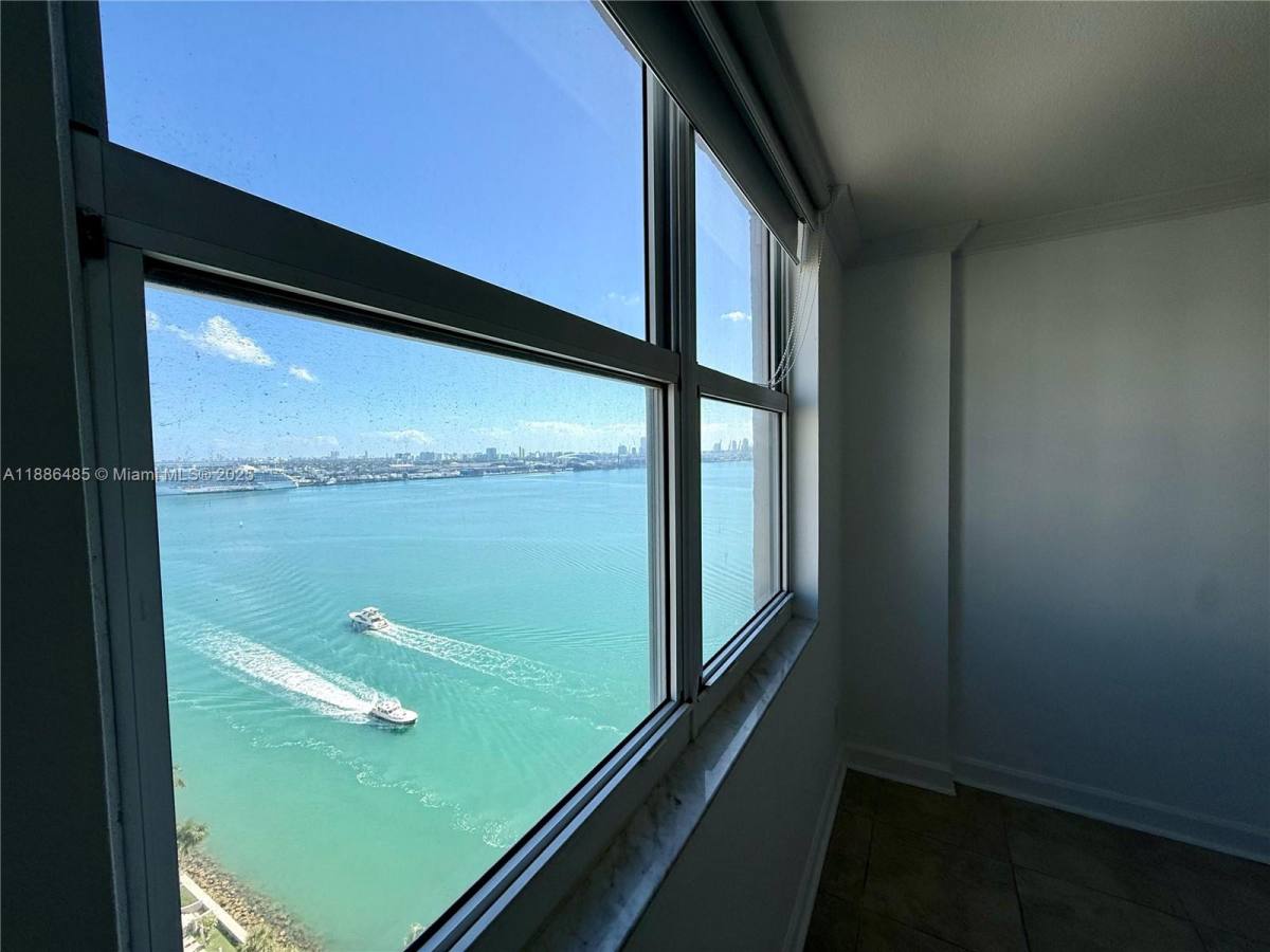 Apartment for rent at 770 Claughton Island Dr #2113, Miami, FL 33131