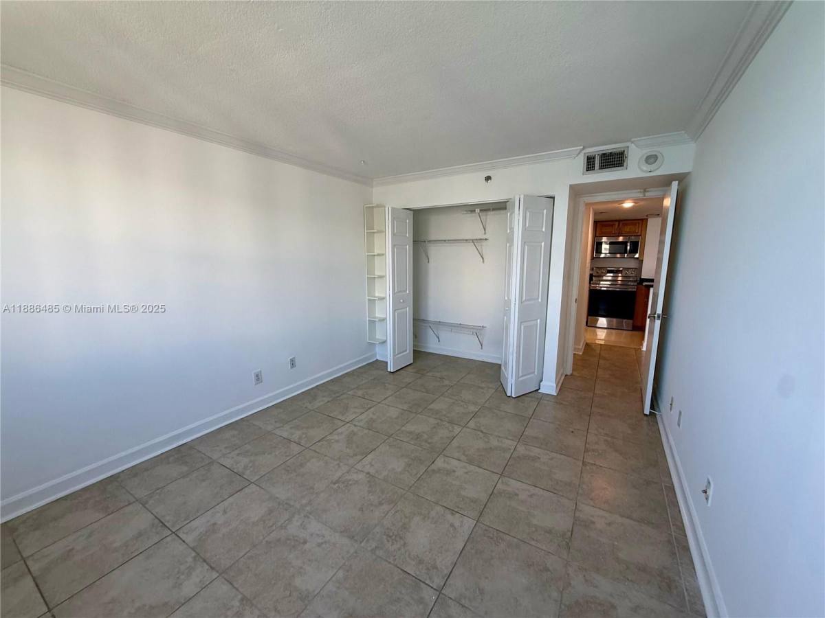Apartment for rent at 770 Claughton Island Dr #2113, Miami, FL 33131