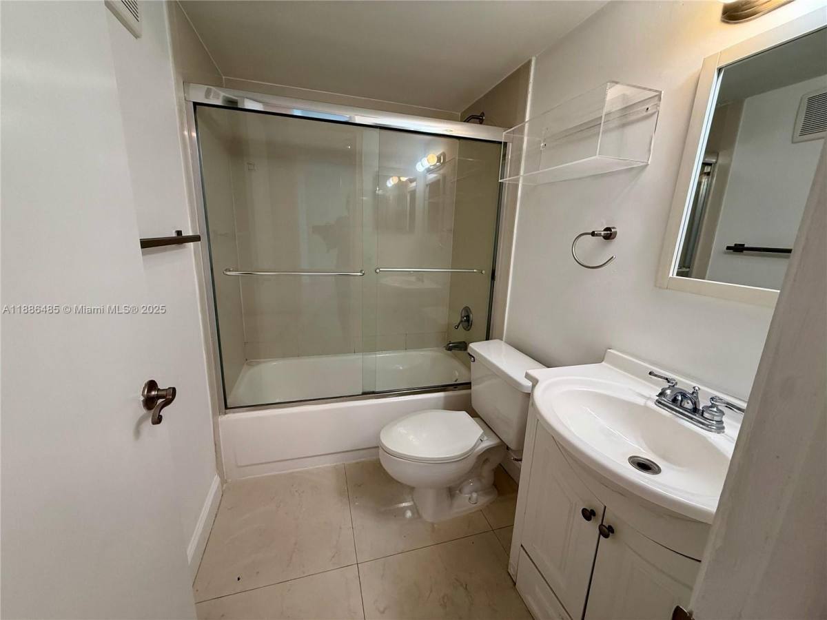 Apartment for rent at 770 Claughton Island Dr #2113, Miami, FL 33131
