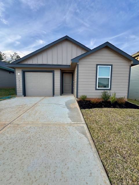 Apartment for rent at 12355 McCrorey Trails Court, Conroe, TX 77303
