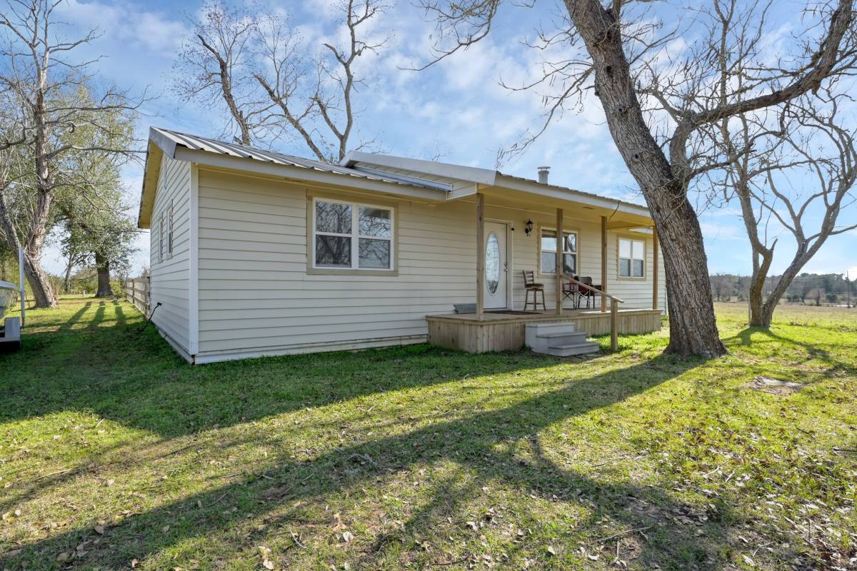 Apartment for rent at 1232 County Rd #1805, Crockett, TX 75835