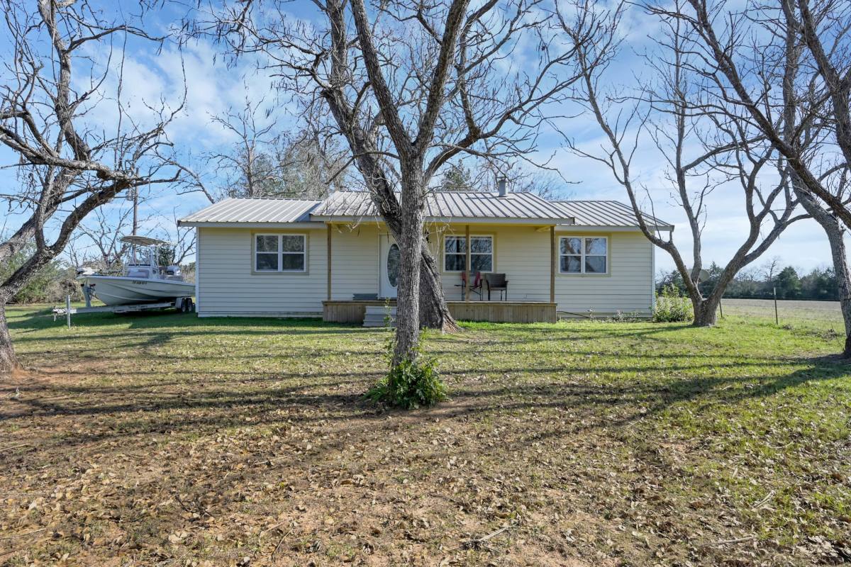 Apartment for rent at 1232 County Rd #1805, Crockett, TX 75835