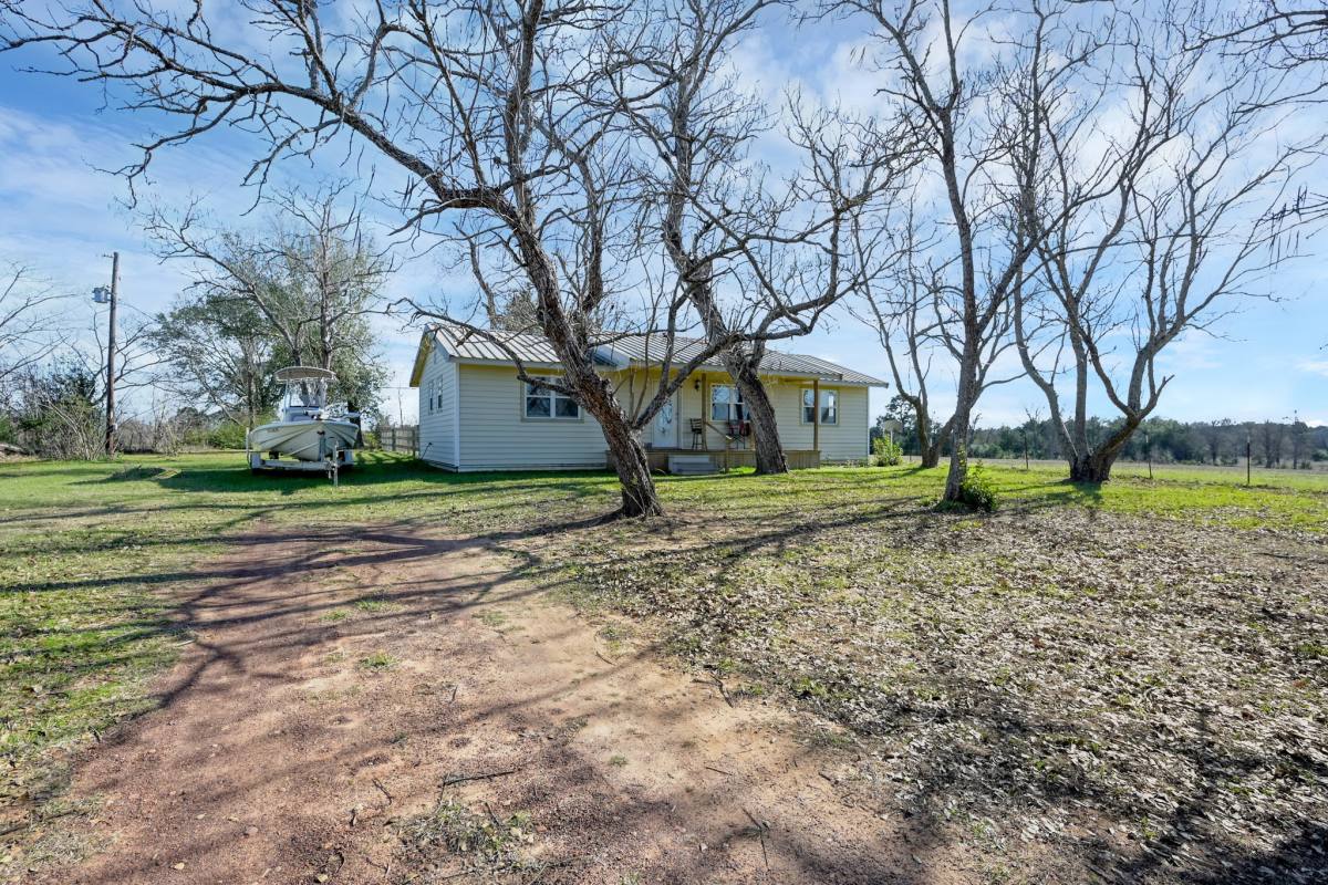 Apartment for rent at 1232 County Rd #1805, Crockett, TX 75835