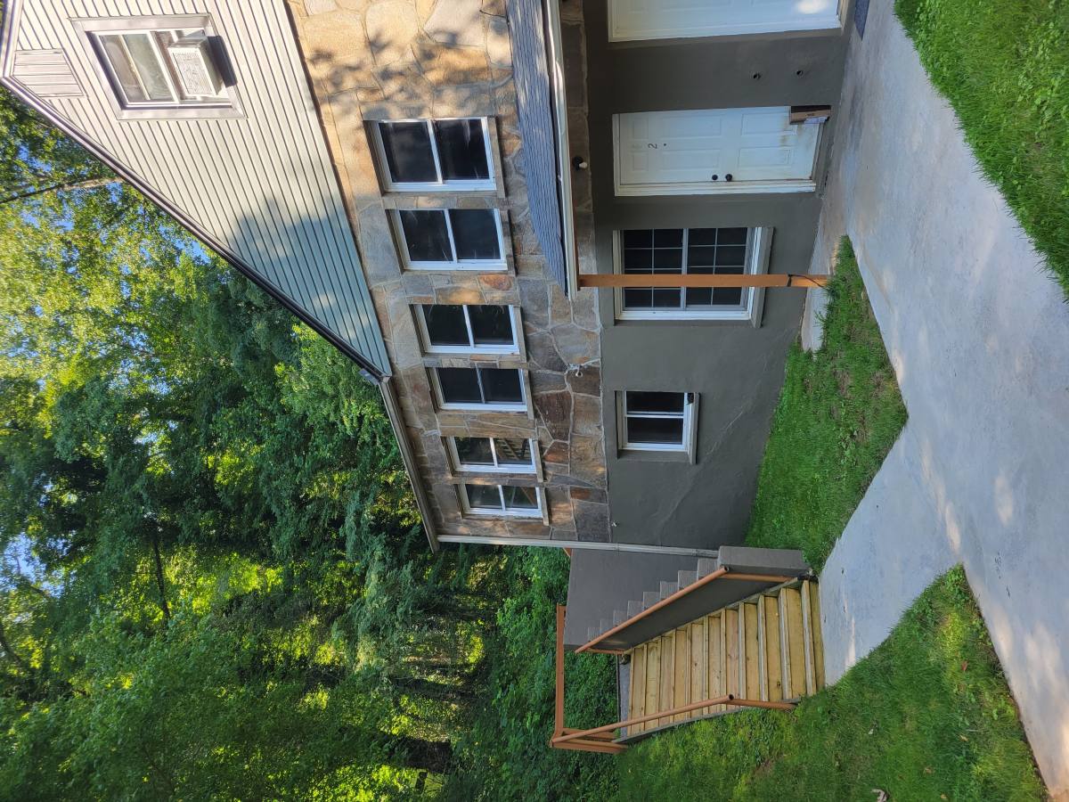 Apartment for rent at 59 1st Ave, Sylva, NC 28779