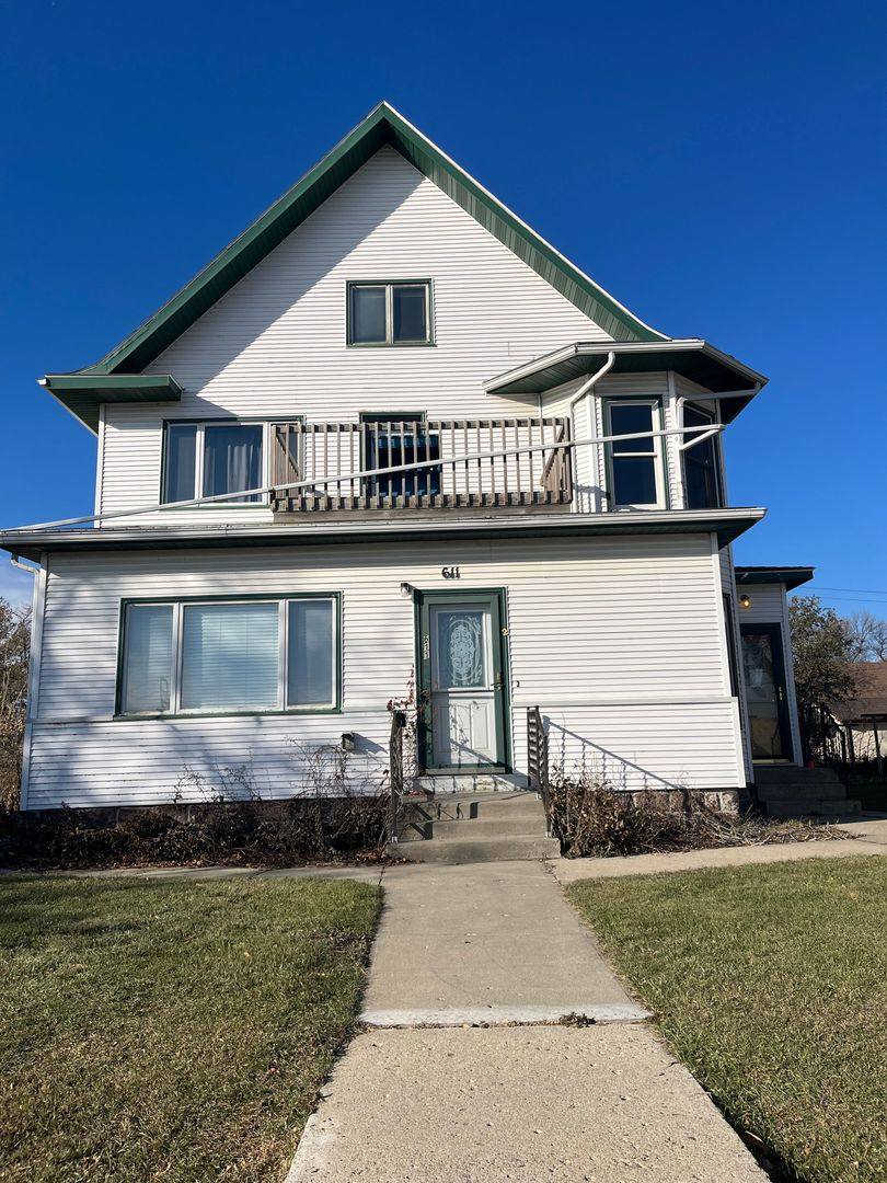 Apartment for rent at 611 W 1st St, Webster, SD 57274