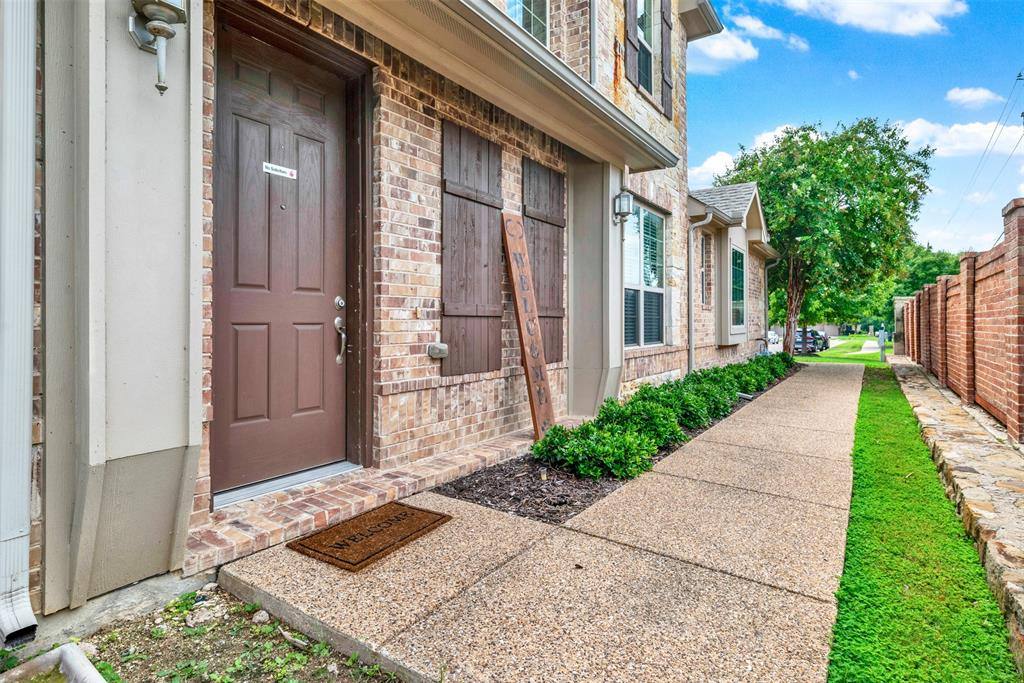 Townhouse for rent at 6614 Eagle Nest Dr, Garland, TX 75044