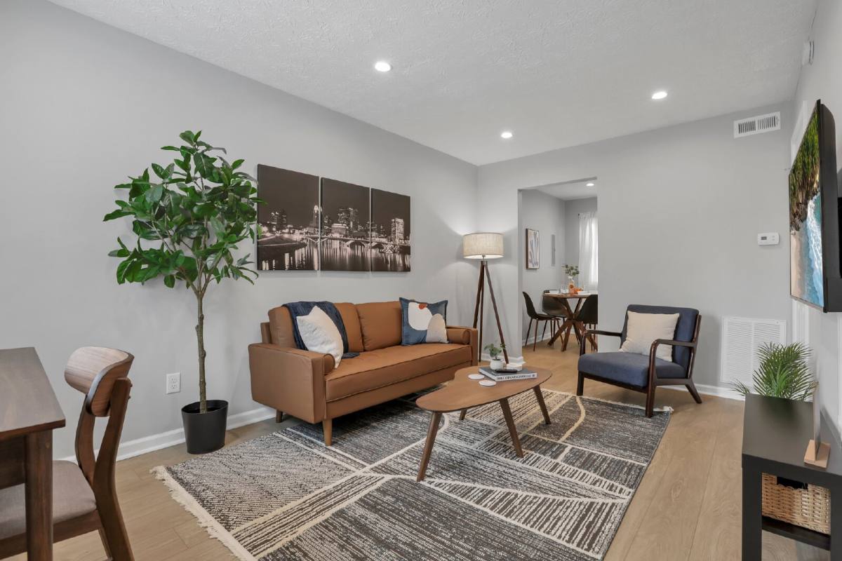 Apartment for rent at 380 Forest St #G, Columbus, OH 43206