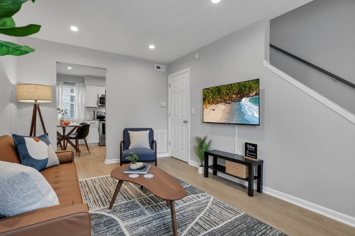 Apartment for rent at 380 Forest St #G, Columbus, OH 43206