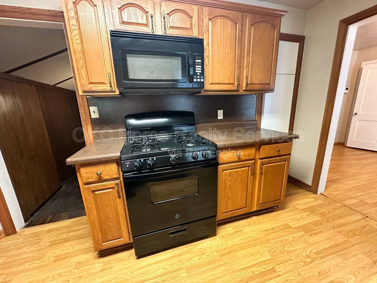 House for rent at 1216 NE 42nd St, Oklahoma City, OK 73111
