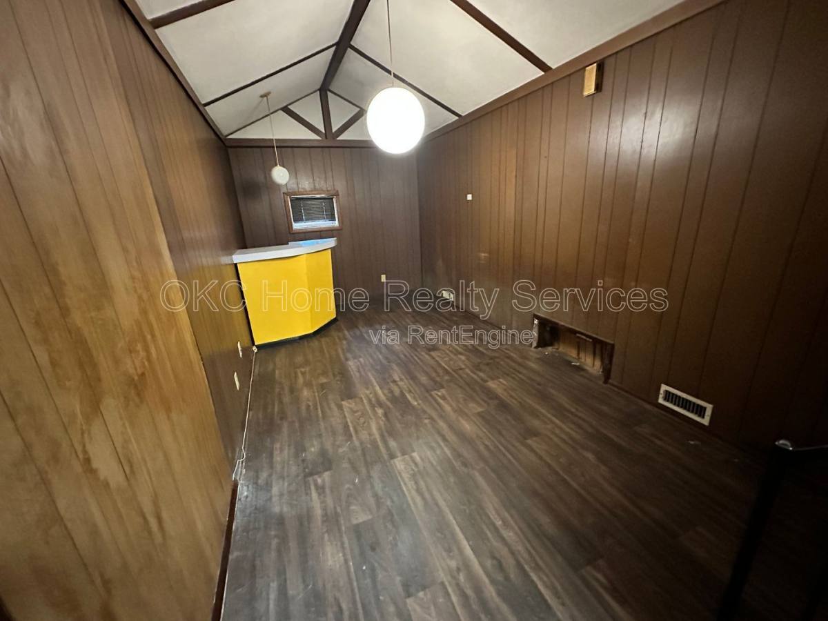 House for rent at 1216 NE 42nd St, Oklahoma City, OK 73111