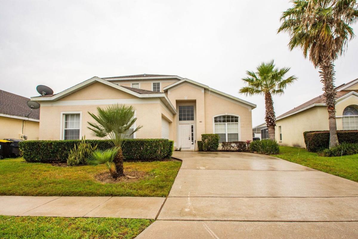 House for rent at 421 Lockbreeze Dr, Davenport, FL 33897